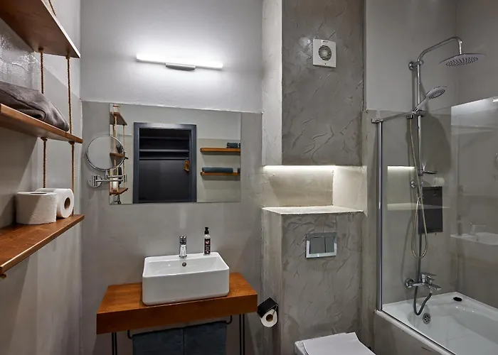 Sunny Club - Adults Only #youthfulvibes Slantschew brjag