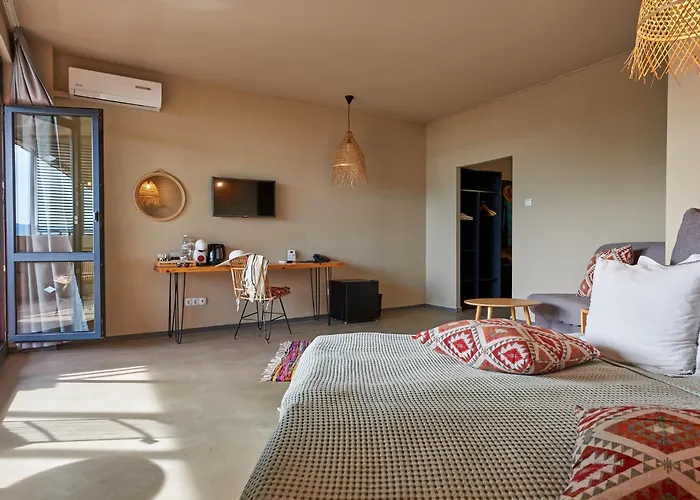 Sunny Club - Adults Only #youthfulvibes Slantschew brjag